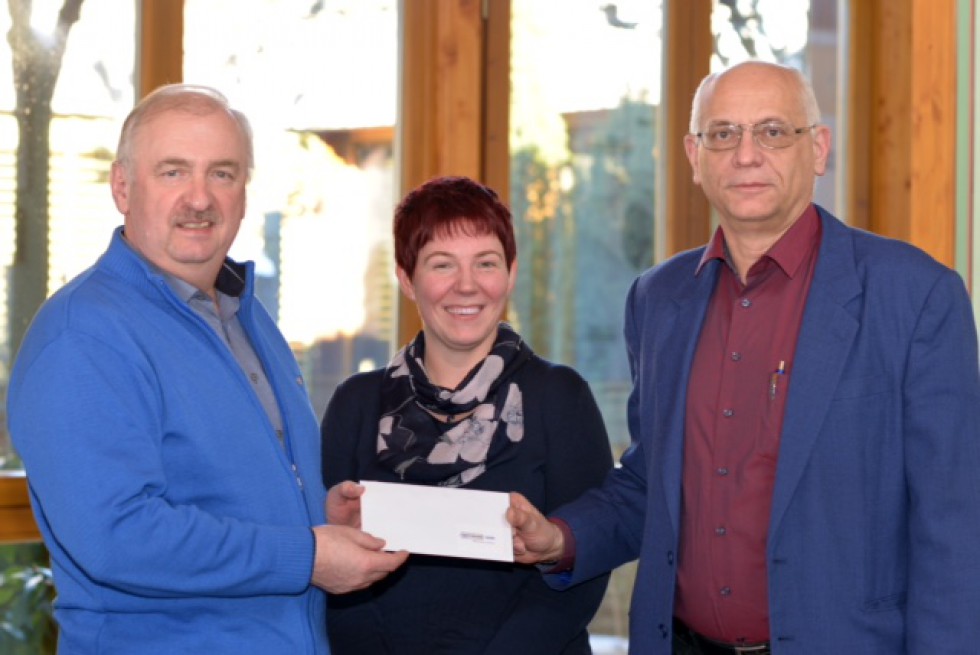 WITRON-Mitarbeiter spenden 1465 Euro an Kinderkrebshilfe Oberpfalz Nord